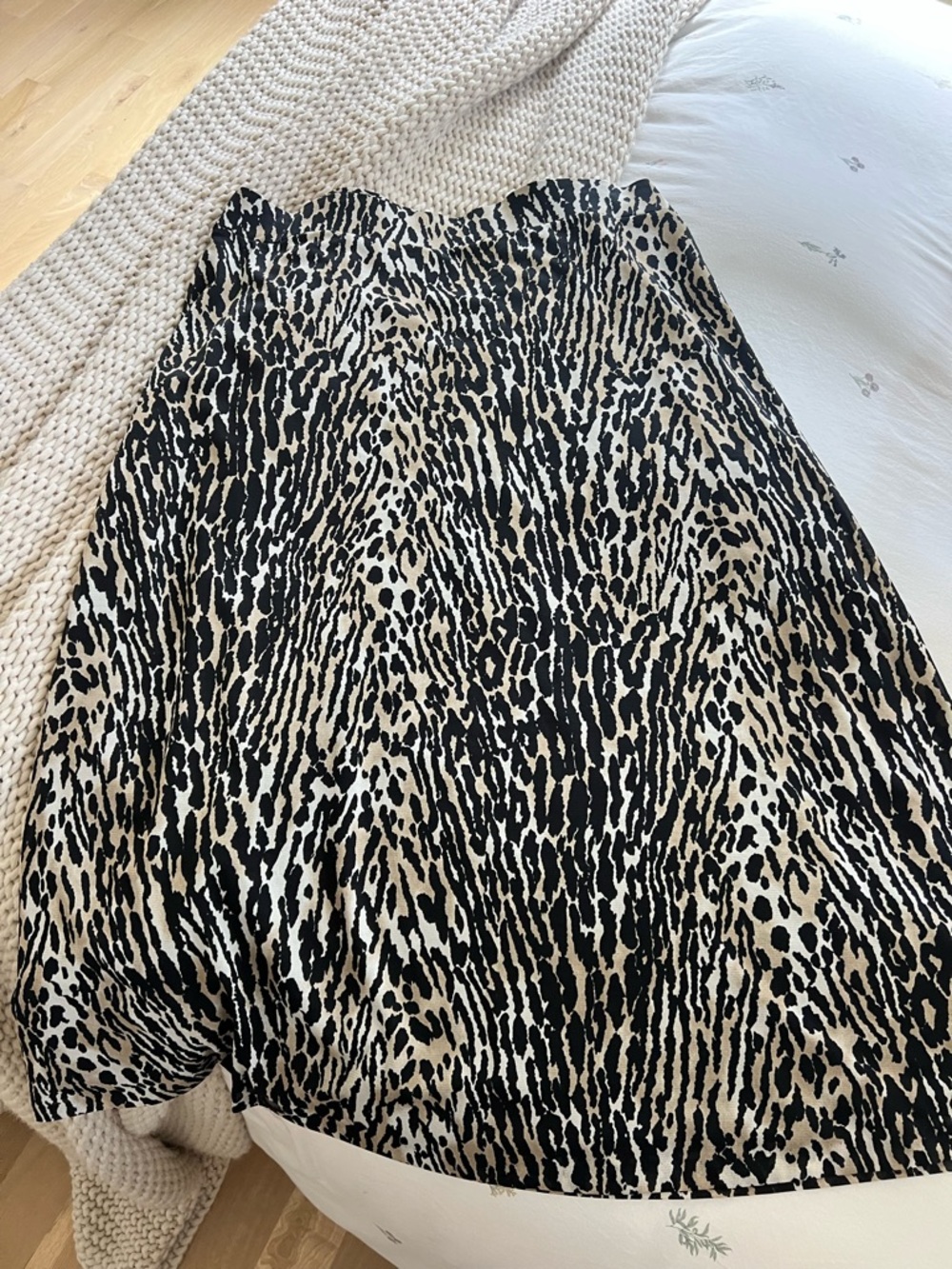 Jones New York Black and Cream Animal Print Skirt